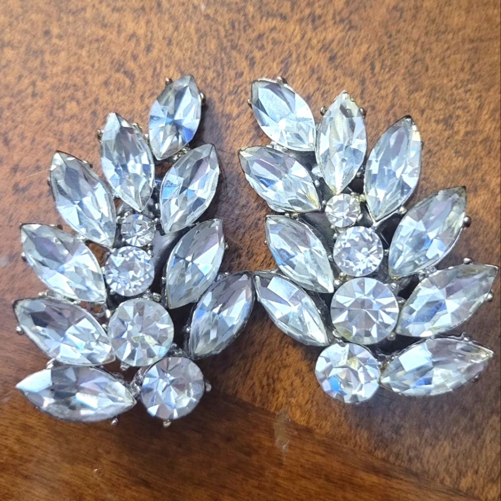 Leaf Shaped Rhinestone Clip Earrings - image 1